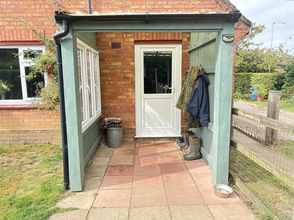 Rear Lean to