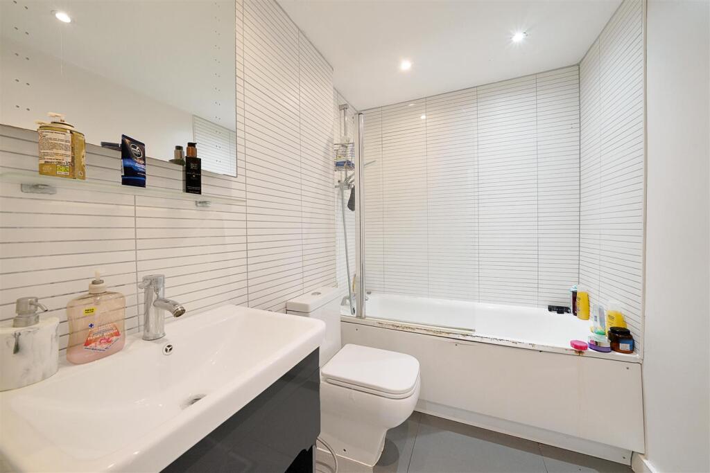 Apartment 2, The White Cube - W0N6QgVQlWyLnc7hvDHv