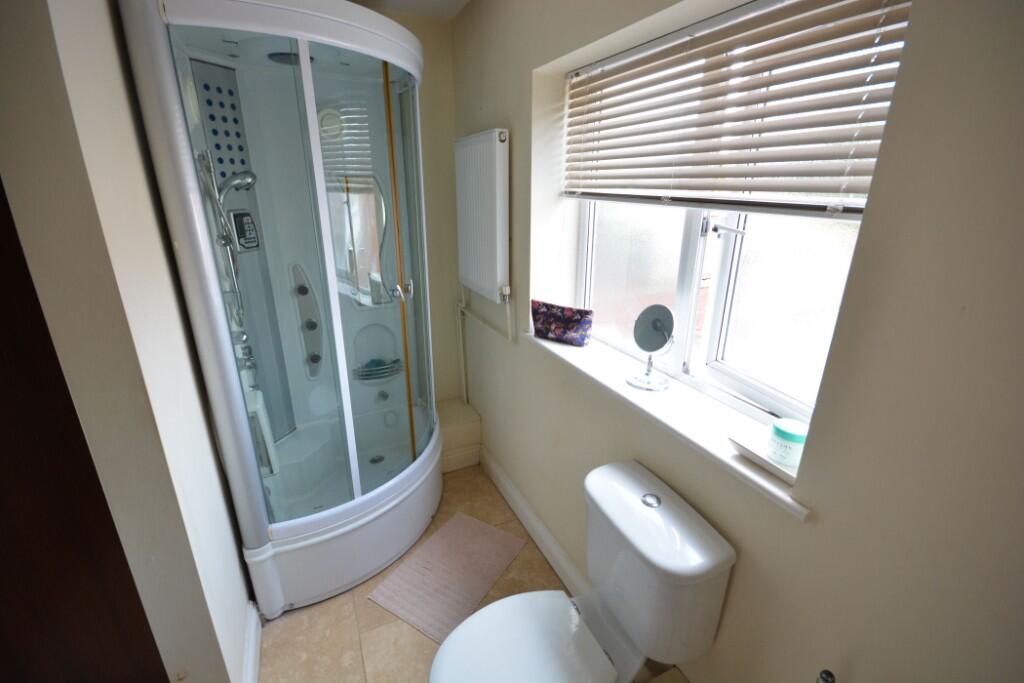EN SUITE