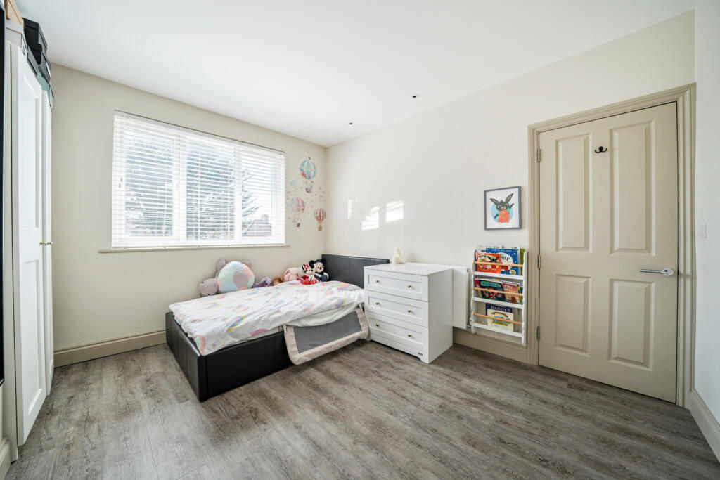 1340466-12-689b3e...