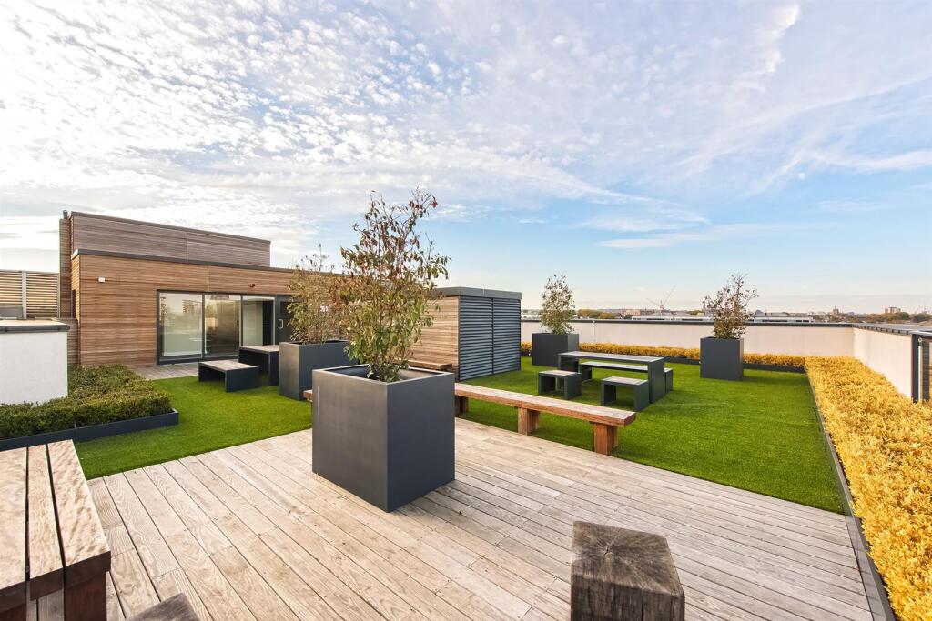 Roof terrace 3