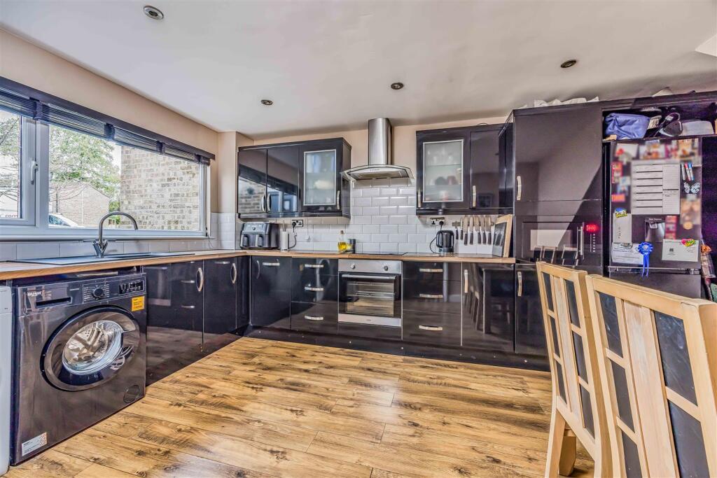 57 Zeus Lane, Waterlooville-Small-PorticoMarketing