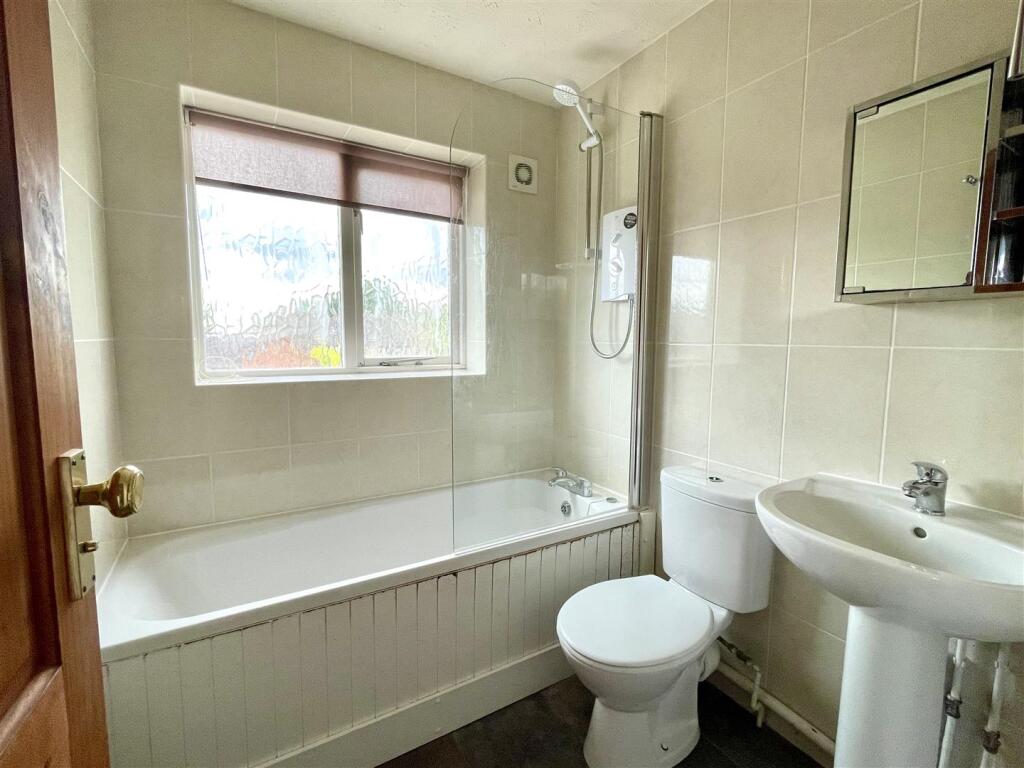 Bathroom.JPG