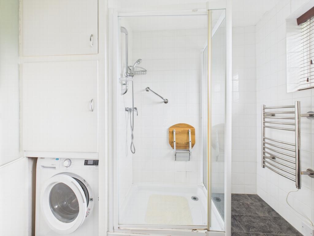 Shower room 2