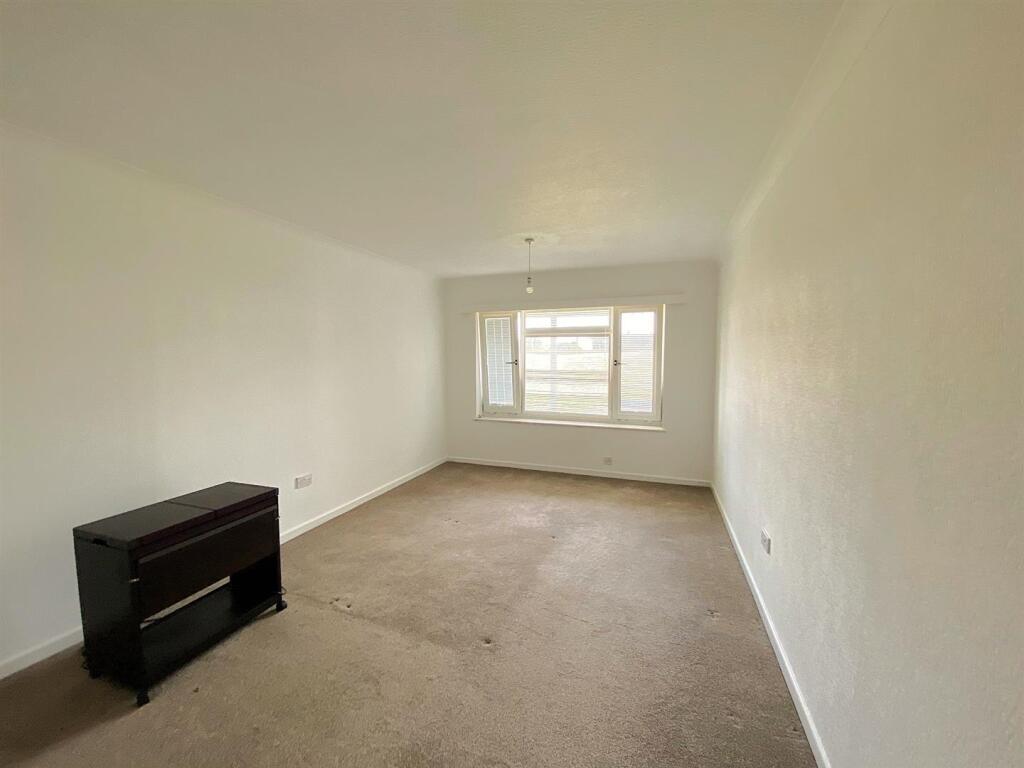4 Tobago - Bed1.jpg