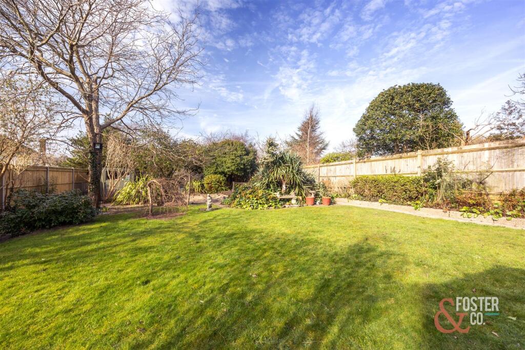 Old Mill Close, 33-017.jpg