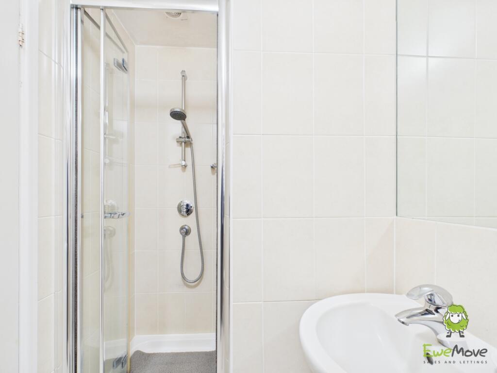 EweMove Estate Agents Basingstoke - Wood Close - E