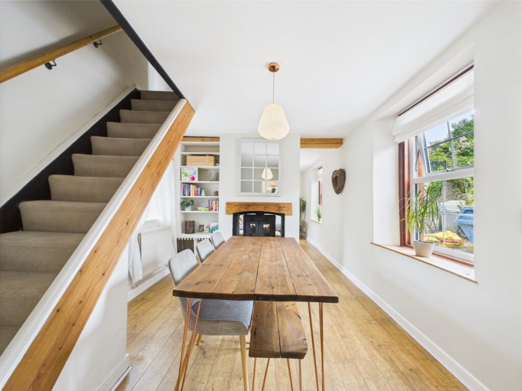 CAM02023G0-PR0135-STILL018