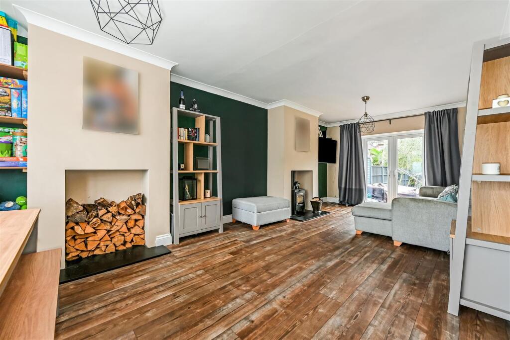 Lounge to patio doors.jpg