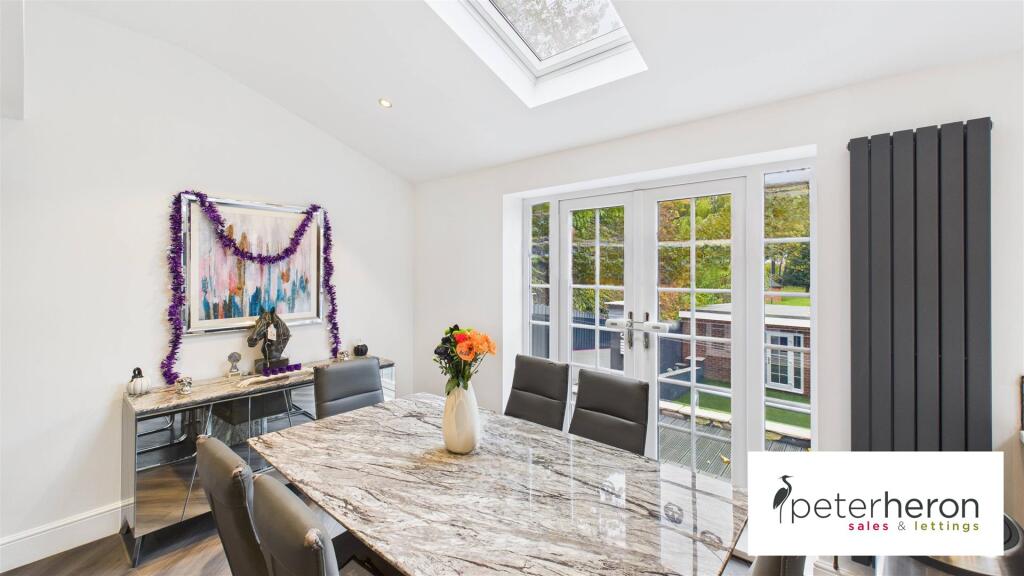 Open Plan Kitchen/Living &amp; Dining Area
