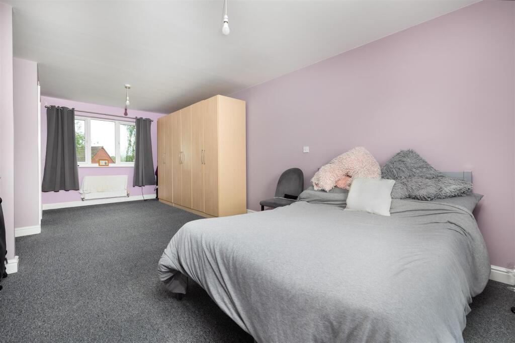 LE67 1HL 68JR-024.jpg