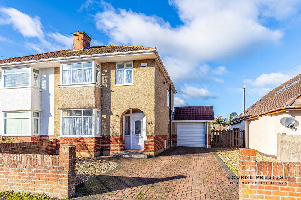Flambard Avenue, Christchurch, BH23 2NF