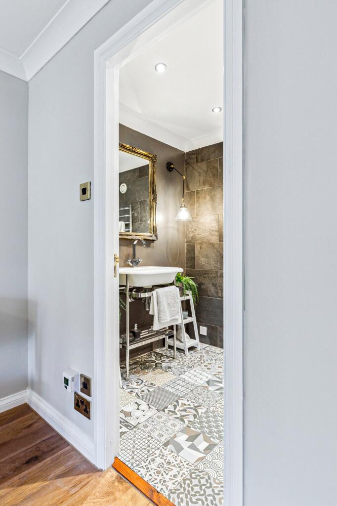 En Suite Bathroom
