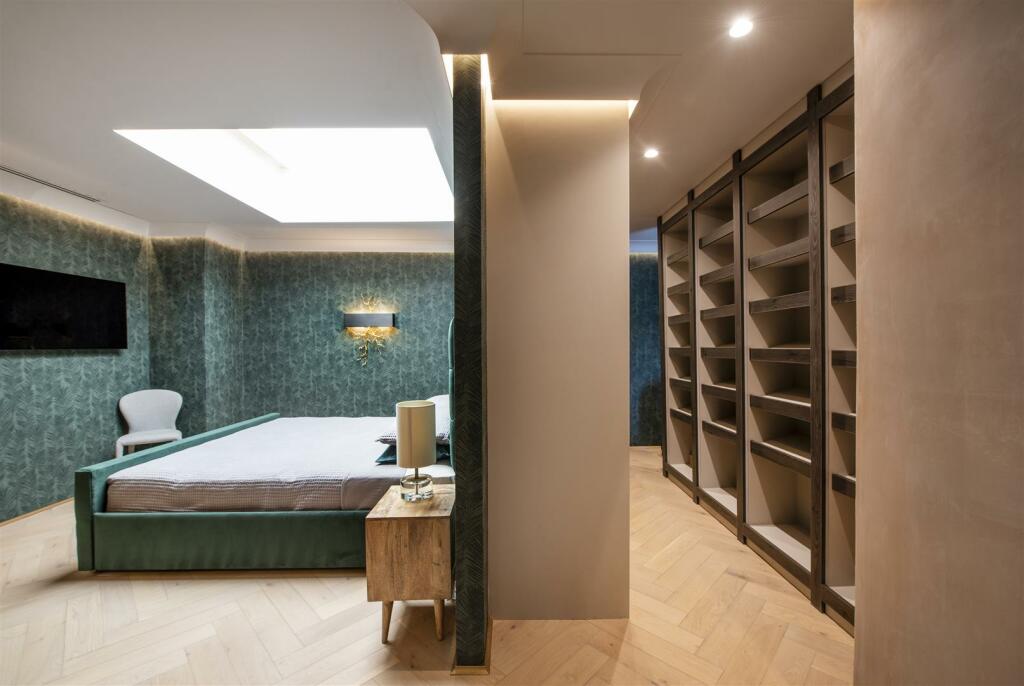 main bed 2.jpg