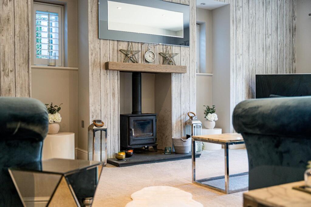 5 Bletchley Park Way, Wilmslow-16.jpg