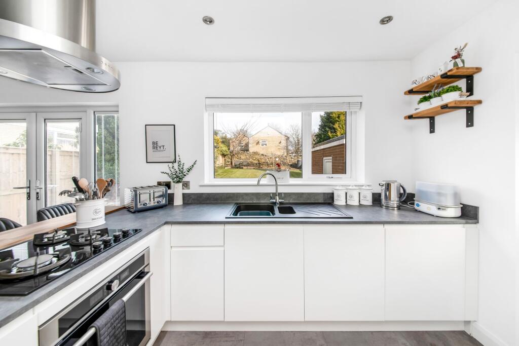 OPEN-PLAN DINING KITCHEN