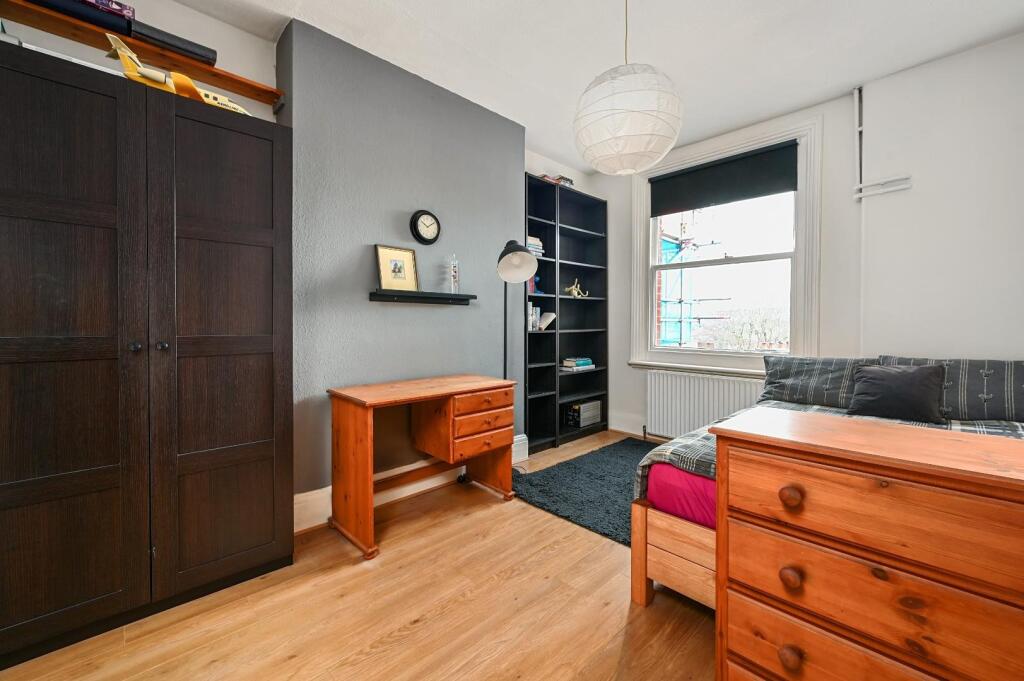 bedroom (1).jpg