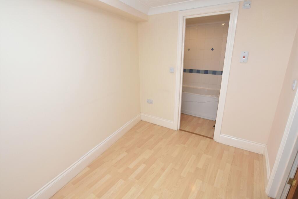 Bedroom/Dining Room