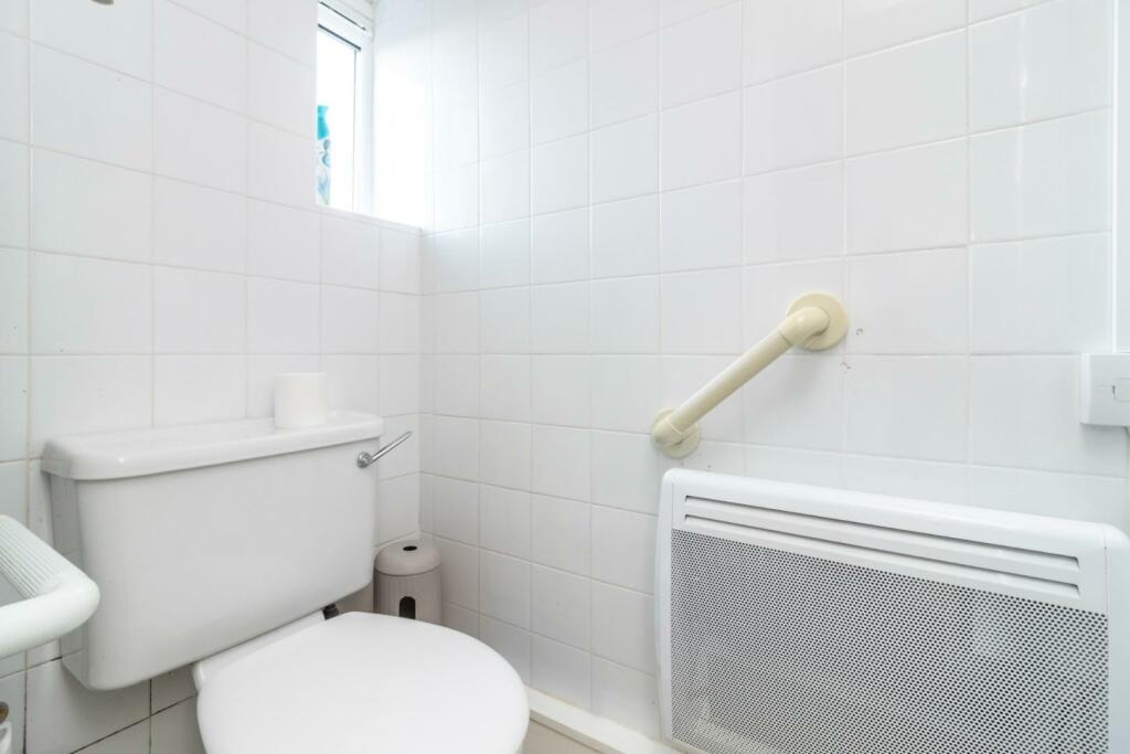 Britannia Avenue, Dartmouth-24.jpg