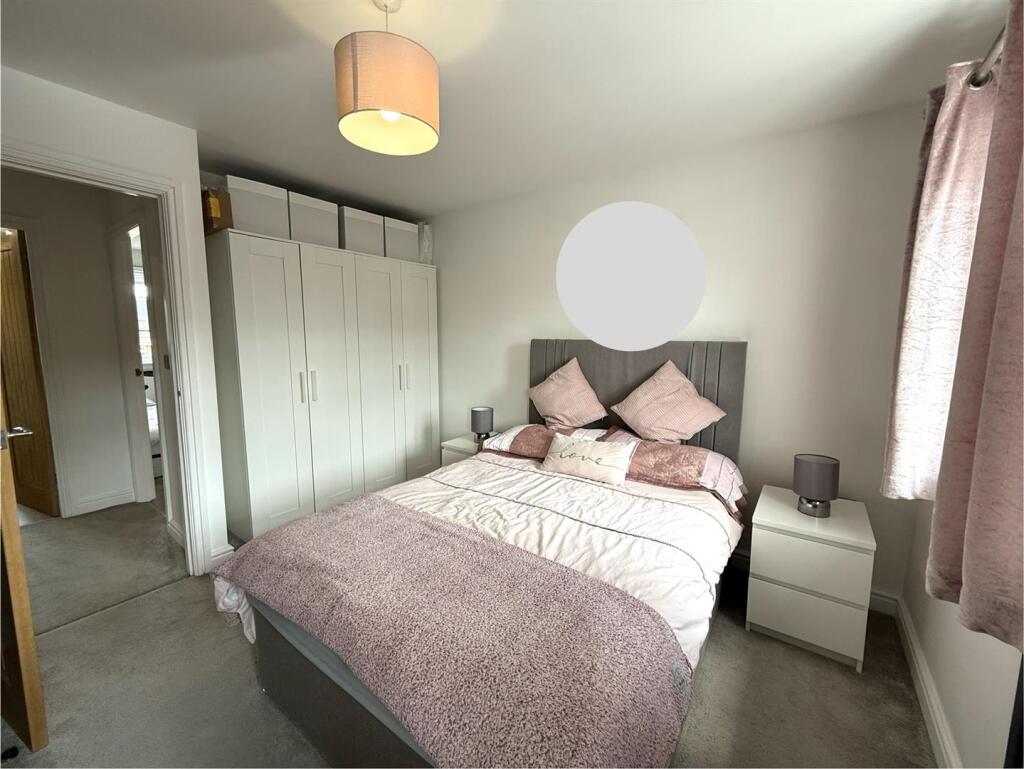 5 york close bed 2.jpeg