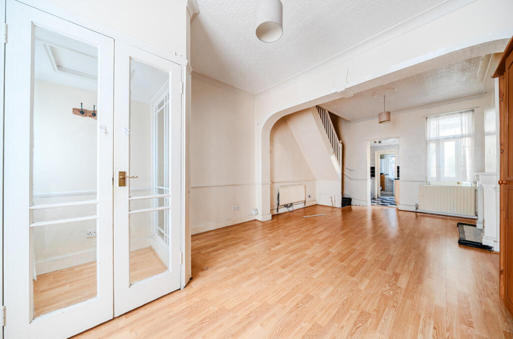 1358572-4-68d470e...