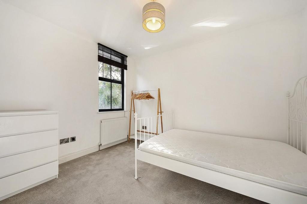 Bedroom (2).jpg
