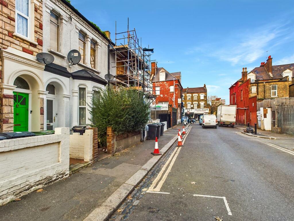 CAM01358G0-PR0118-STILL020.jpg