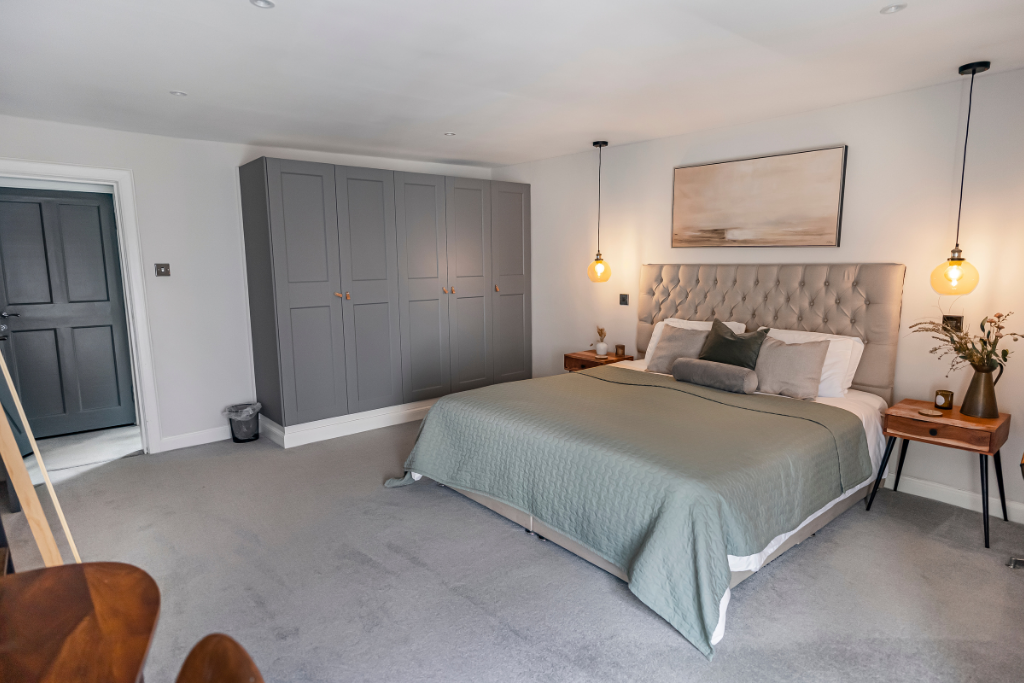 Principal bedroom