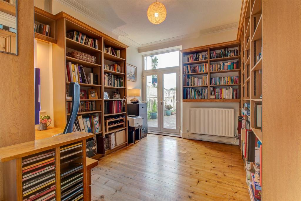 Llandennis Road, Cyncoed, HernCrabtree (11).jpg