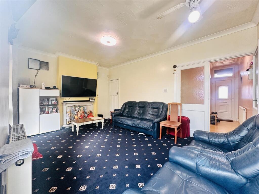 SITTING ROOM