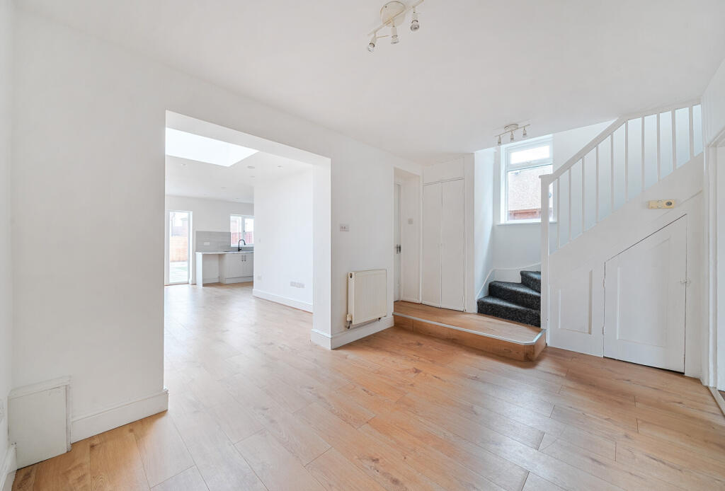 1387703-7-6936ade...