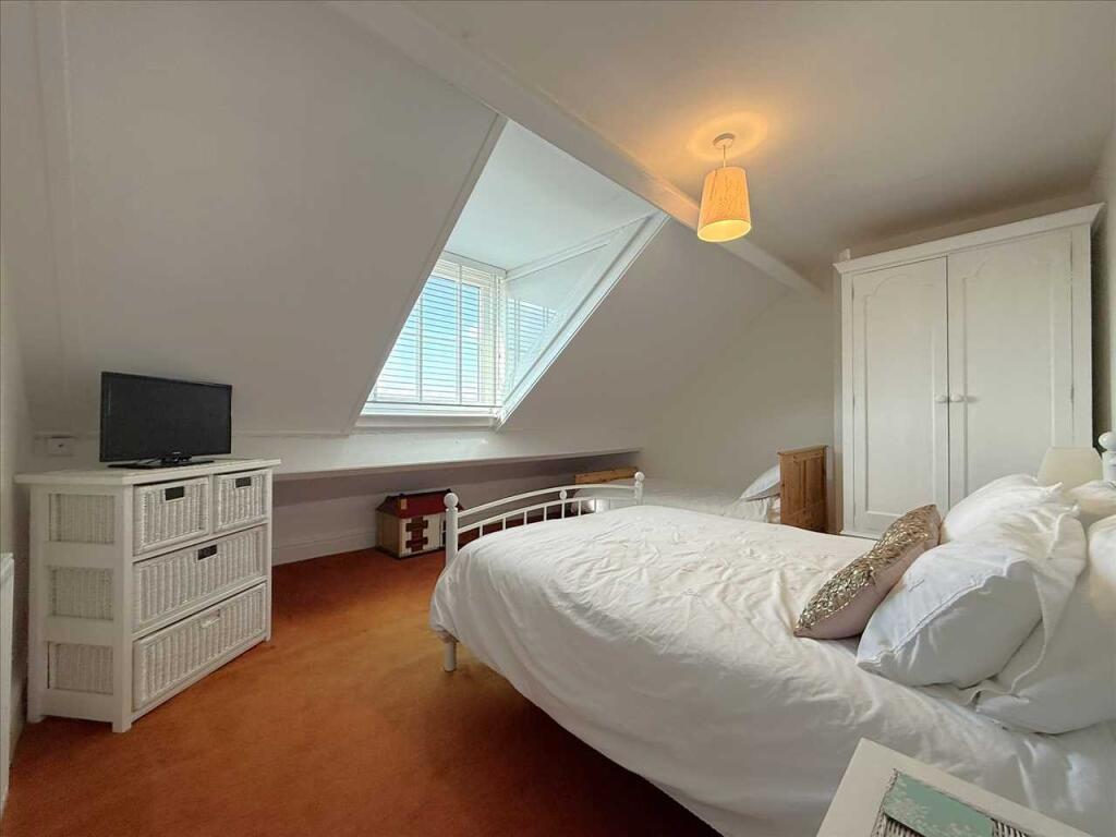 Bedroom (front)