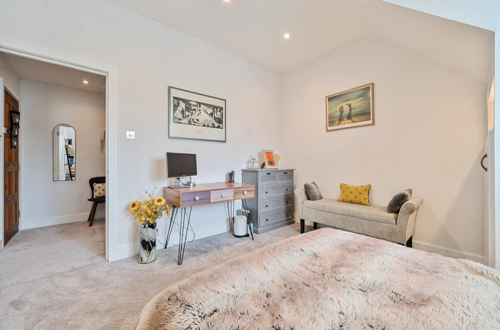 1298096-34-682dd2...