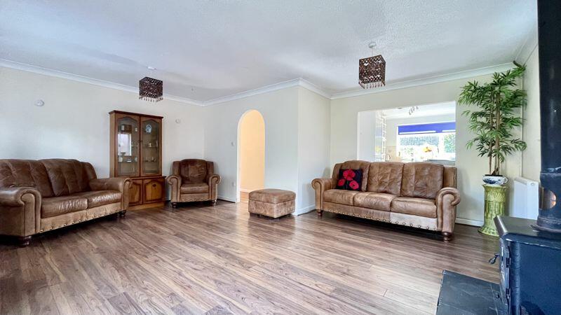 Sitting/Dining Room