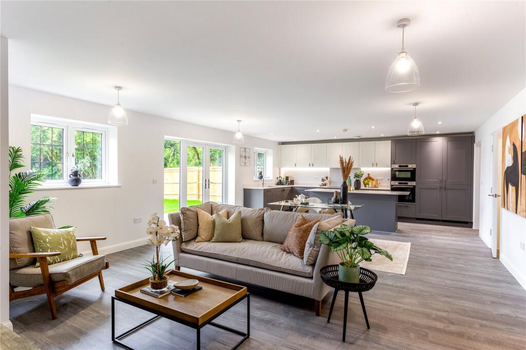 Kitchen/ Dining