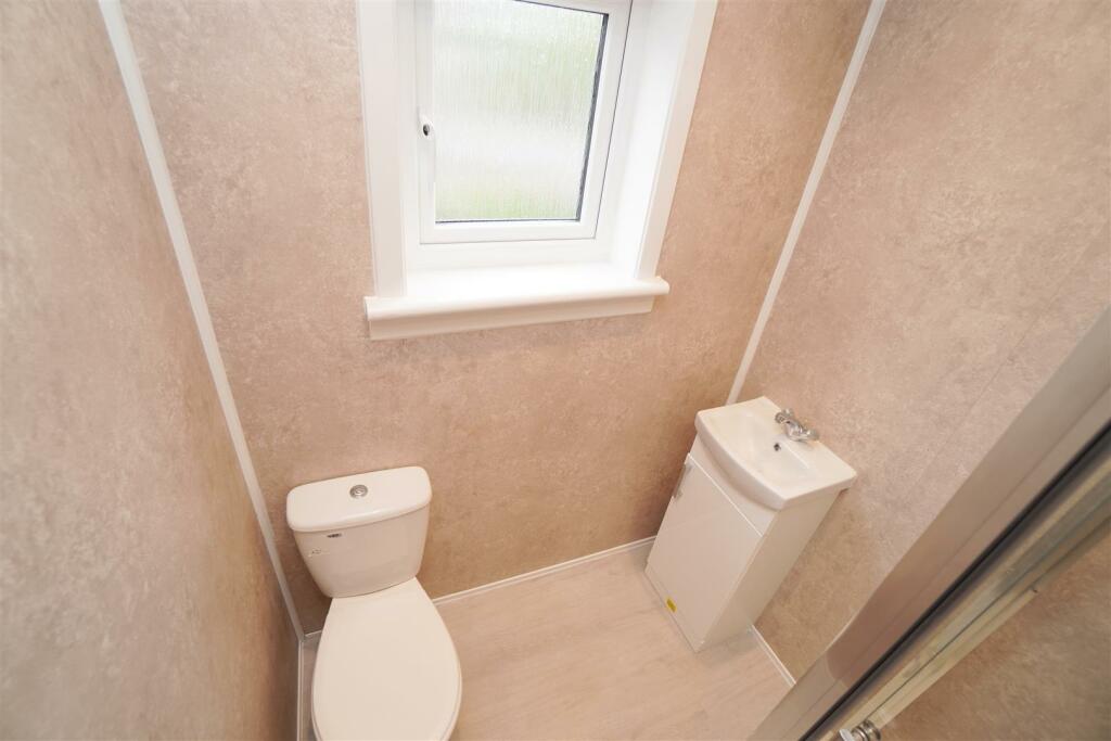 en suite 1.jpg