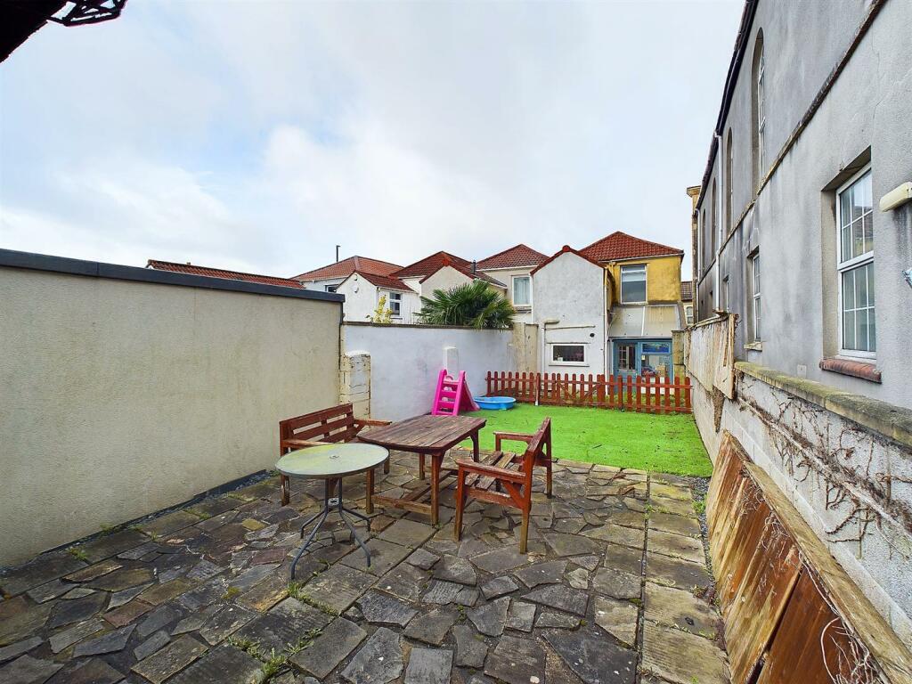12 - Terraced House for Auction, Kingswood, Bristo