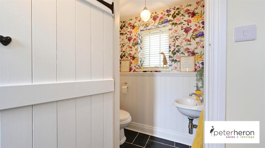 Cloakroom/WC