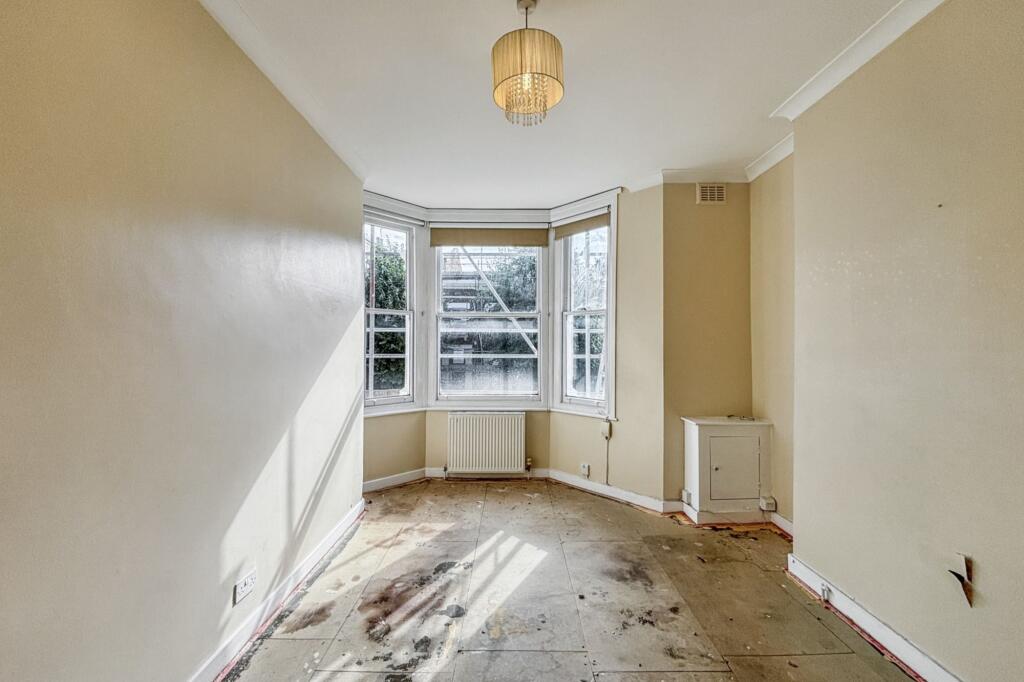 104B St Stephens Avenue, London W12 8JD