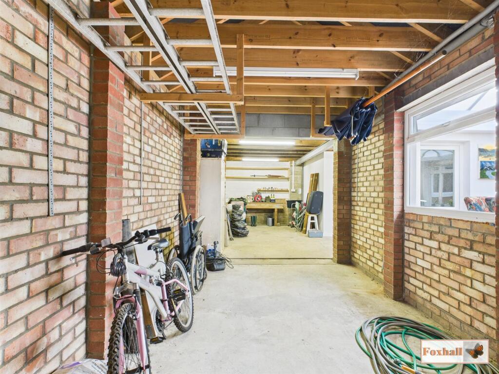 Garage/ Workshop &amp; Utility Area