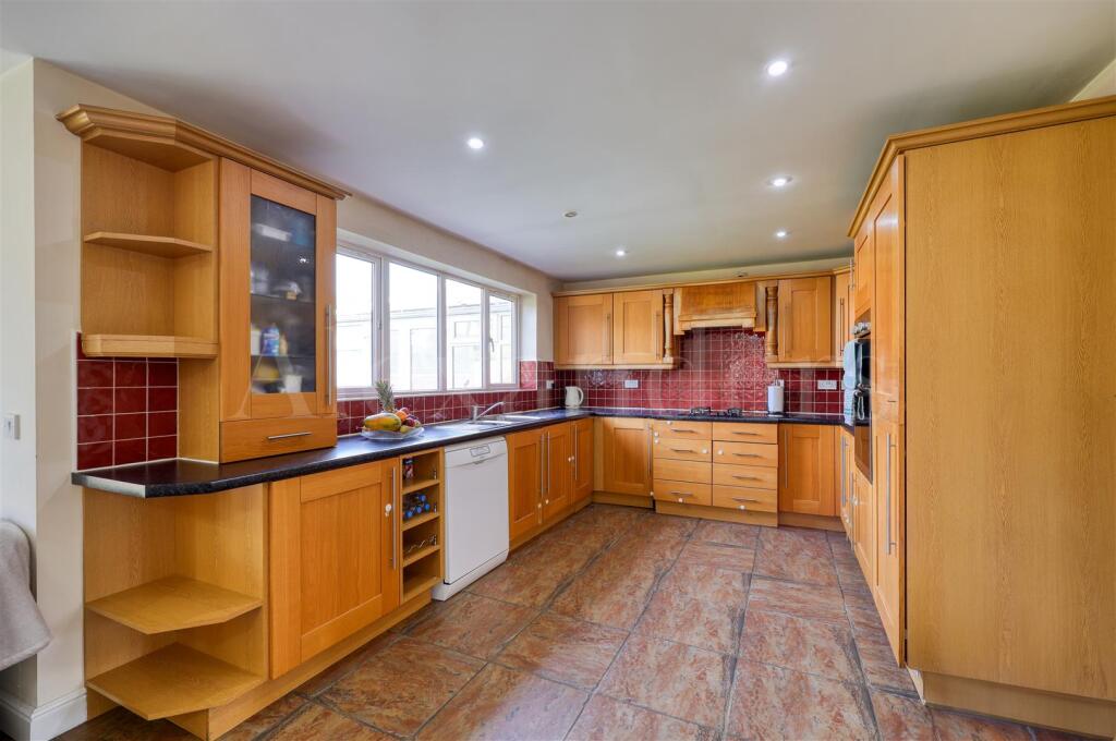 2 Dwyer Close-15.jpg