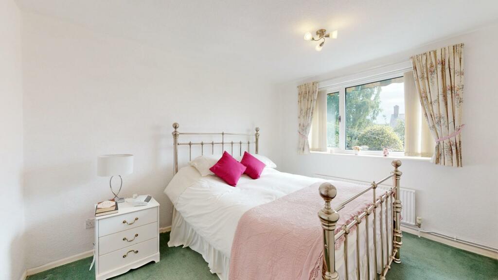 BEDROOM 2