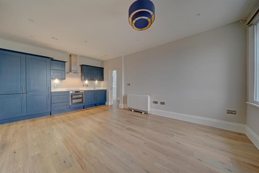 6b Queens Drive (13).jpg