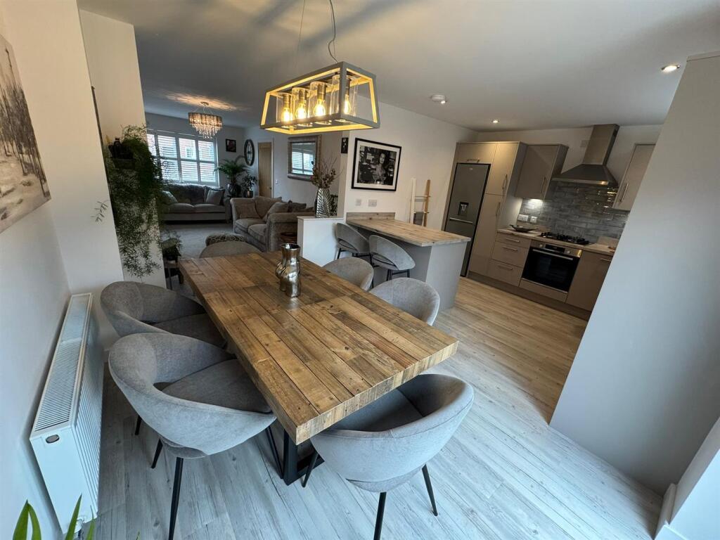 WhatsApp Image 2025-08-20 at 15.18.09.jpeg