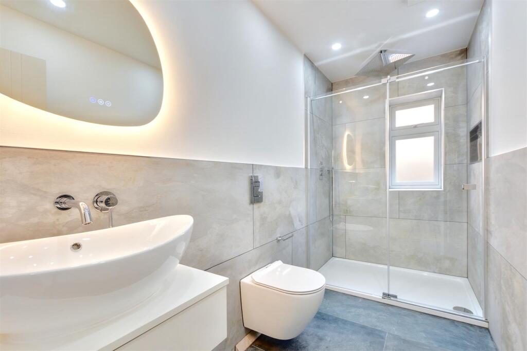 Shower Room_2.jpeg