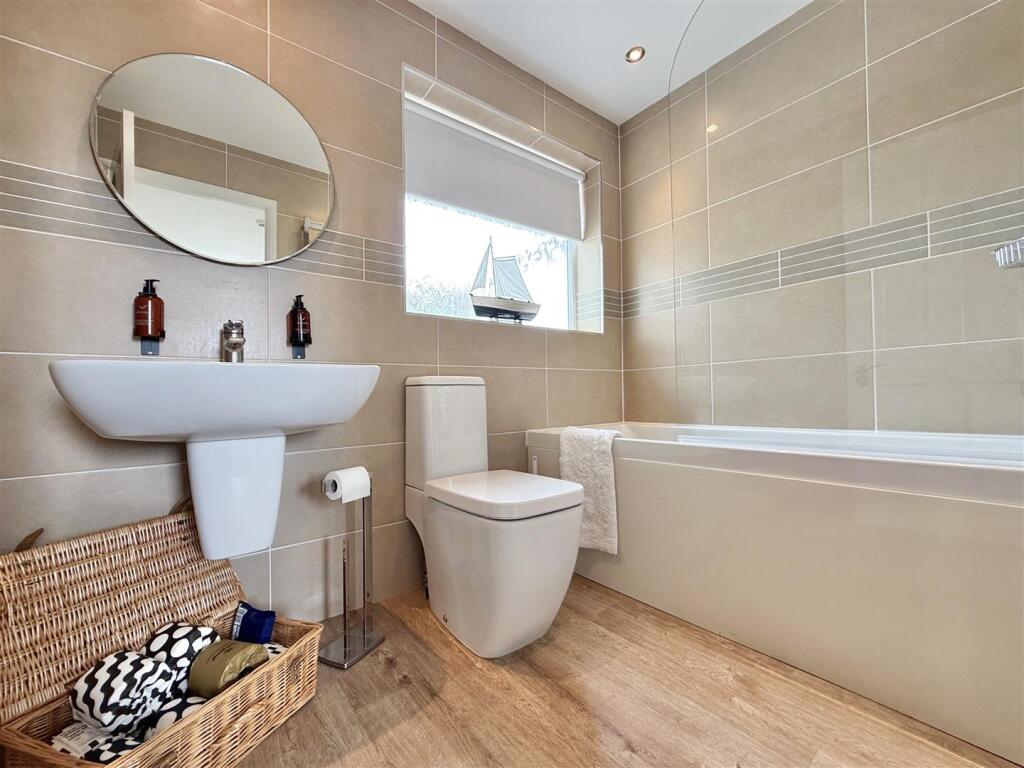 Family Bathroom.jpeg