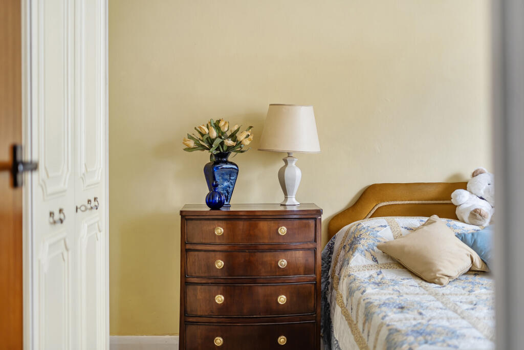 1361079-6-68e7bdd...