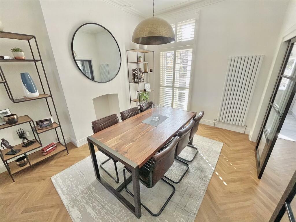 Dining Room.jpg