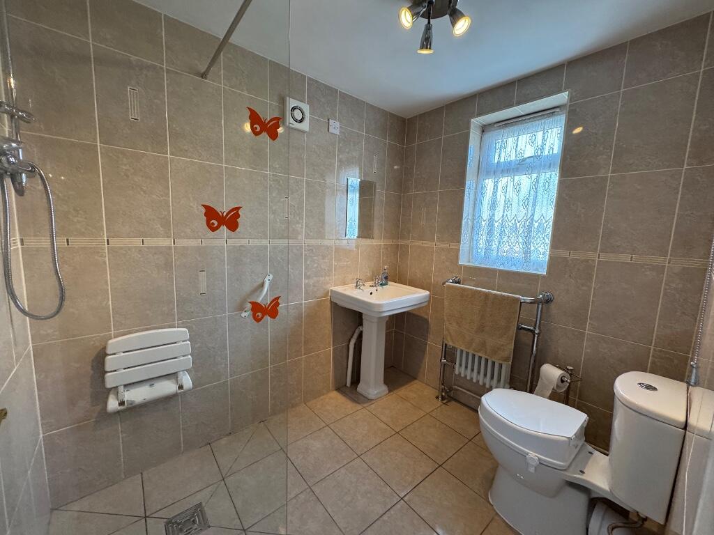 DOWNSTAIRS WET ROOM