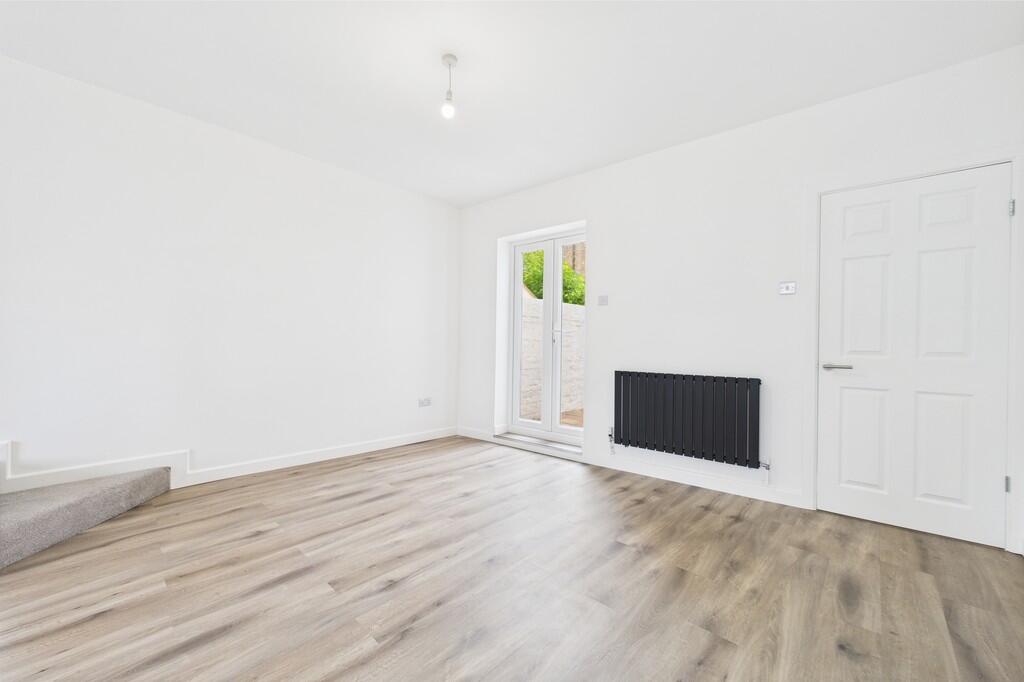 CAM01085G0-PR0569...